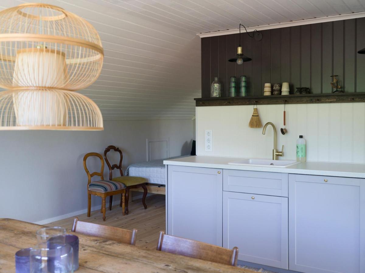 Lovely, Bright Apartment Overlooking Nature Fiskebackskil Exterior photo