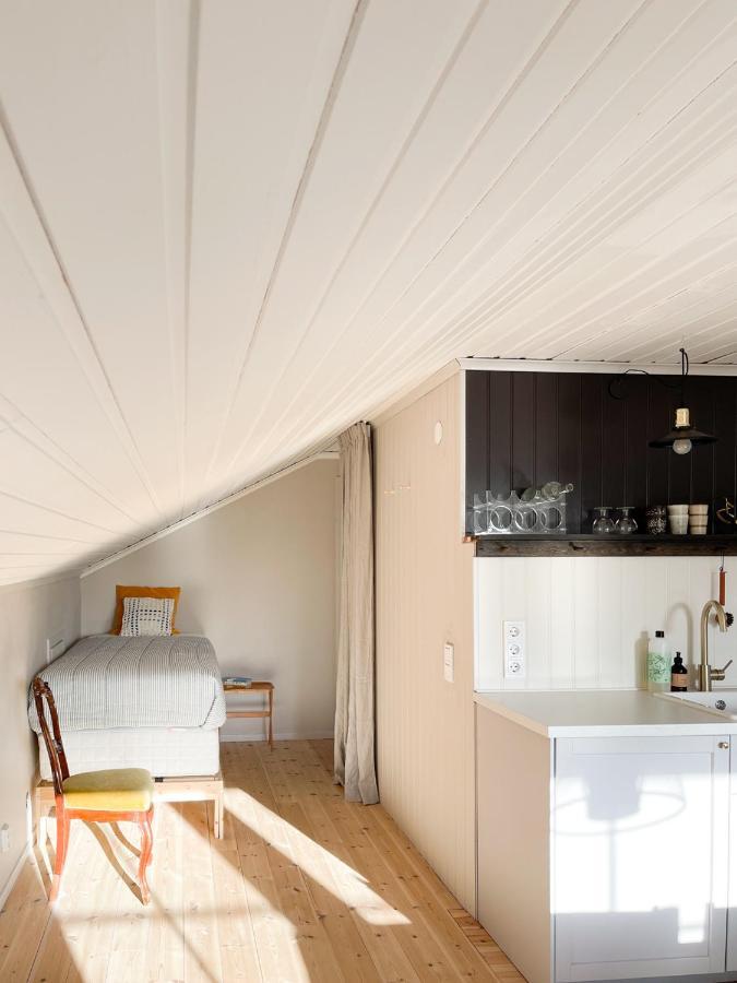 Lovely, Bright Apartment Overlooking Nature Fiskebackskil Exterior photo