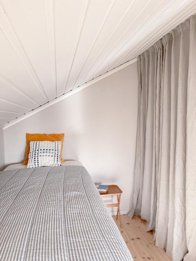 Lovely, Bright Apartment Overlooking Nature Fiskebackskil Exterior photo