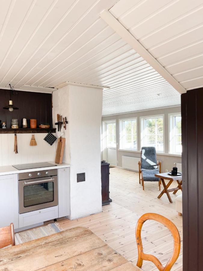 Lovely, Bright Apartment Overlooking Nature Fiskebackskil Exterior photo